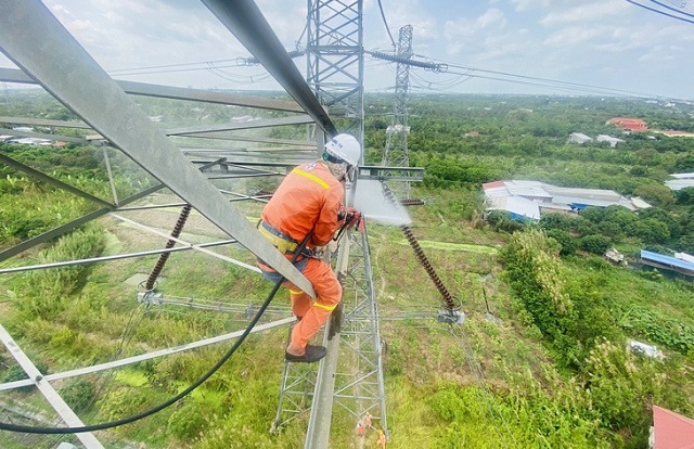 evn-phai-tra-hon-50-ti-dong-tien-lai-vay-moi-ngay-lo-tren-1-ti-usd
