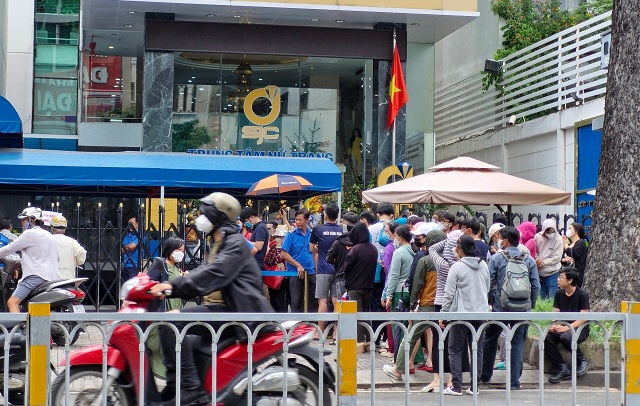 ‘Mua hộ vàng tiềm ẩn rủi ro, vi phạm pháp luật về đầu cơ, làm giá’