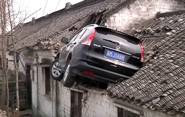 Vô lăng 'thần kỳ' giúp hết nhầm chân ga với chân phanh