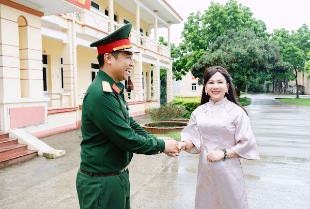 Nữ doanh nhân Anna Yến Phượng: Những món quà thầm lặng gửi đến người lính