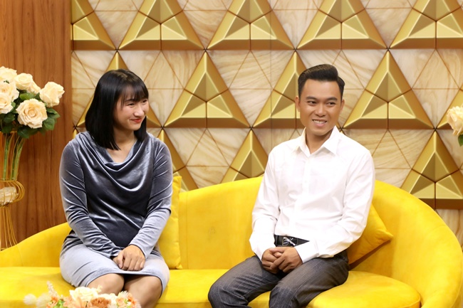 Tình yêu đẹp của người chồng điếc và cô gái làm thiện nguyện