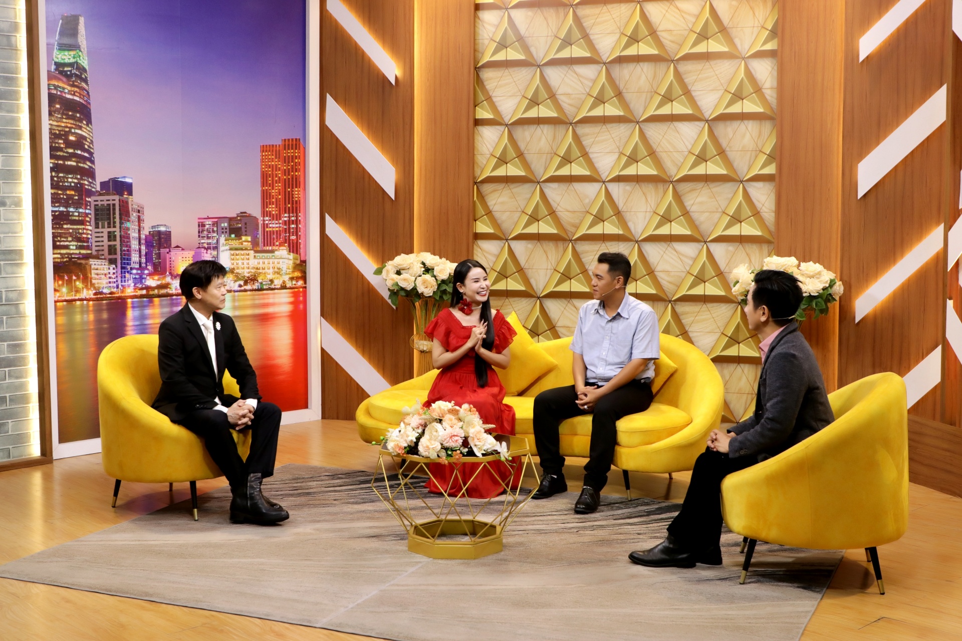 thuan-vo-thuan-chong-co-gai-quyet-theo-chong-kem-8-tuoi-du-gia-dinh-phan-doi-tgnguoinoitieng2