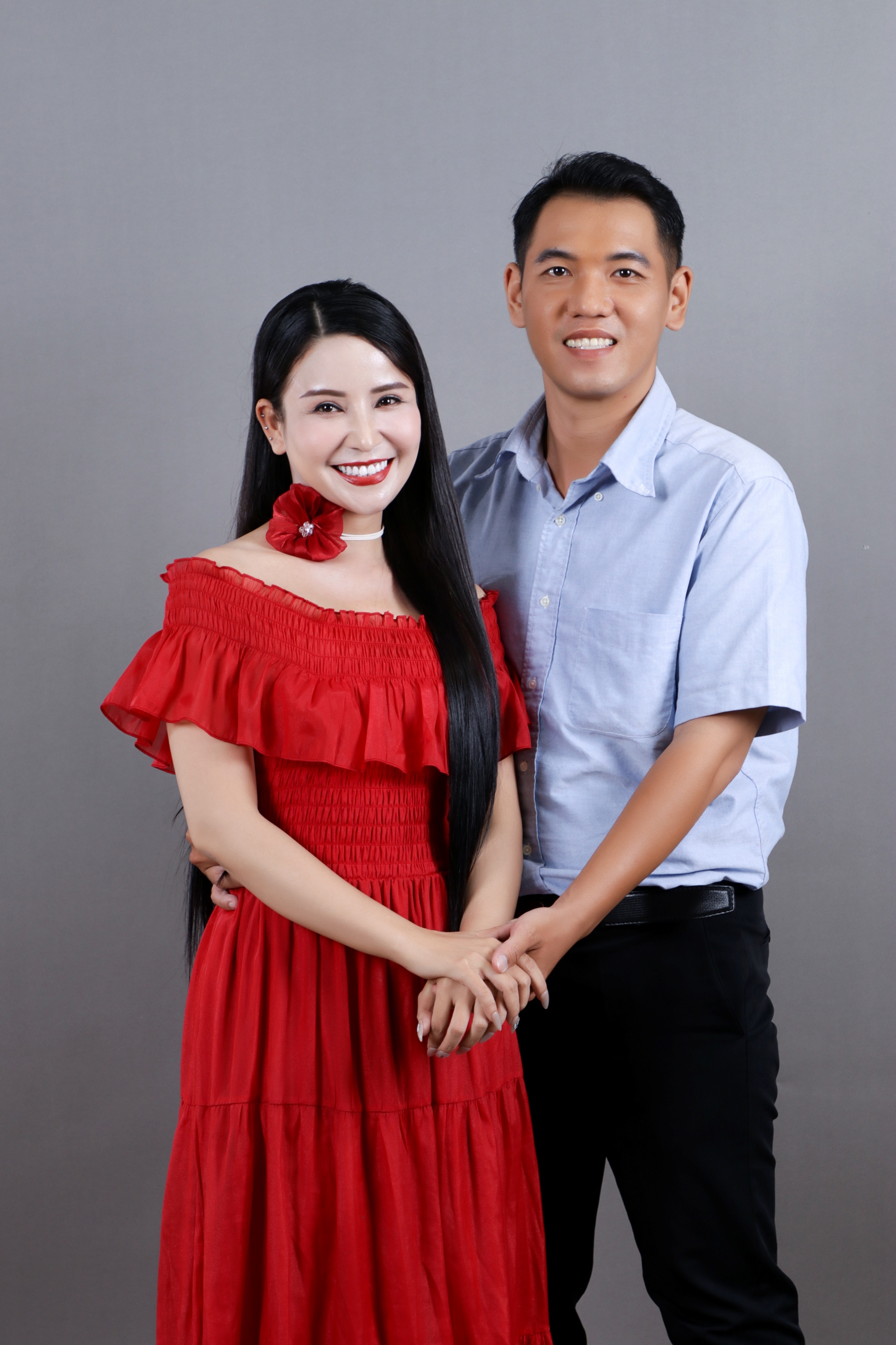 thuan-vo-thuan-chong-co-gai-quyet-theo-chong-kem-8-tuoi-du-gia-dinh-phan-doi-tgnguoinoitieng5