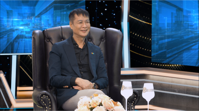kinh-da-chieu-dao-dien-le-hoang-gay-gat-khi-tho-hien-dai-choi-bo-truyen-thong-tgnguoinoitieng4