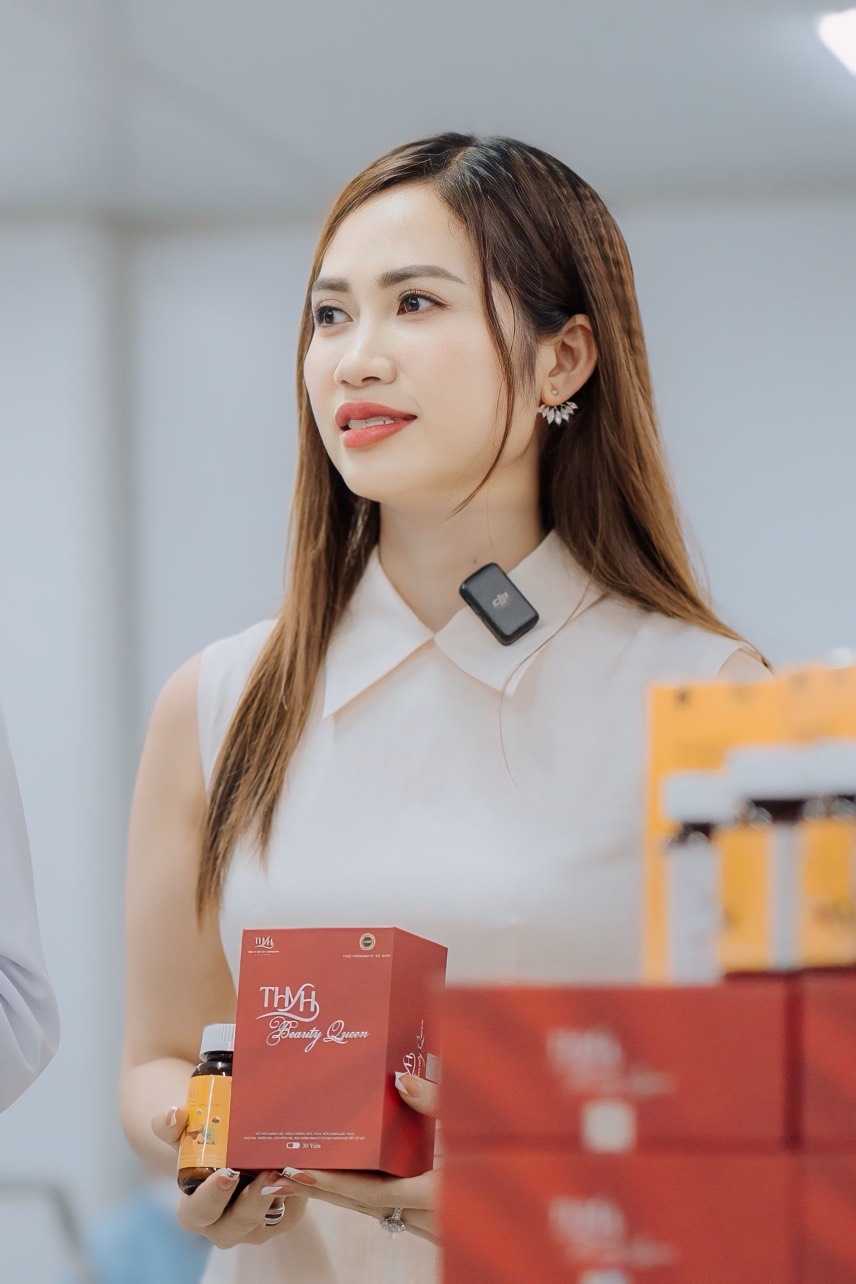 ceo-thuan-huyen-minh-huyen-ra-mat-bo-doi-thmh-queen-beauty-thmh-nano-curcumin-4