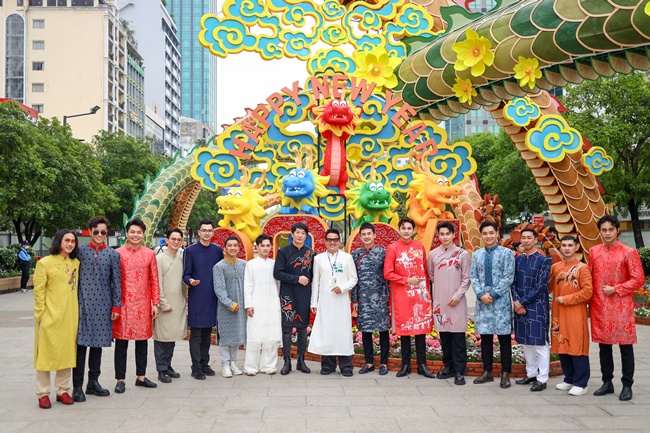 f2-fashion-a-freedom-nha-tai-tro-trang-phuc-cho-su-kien-khai-xuan-tai-duong-hoa-nguyen-hue-xuan-giap-thin-2024-tgnguoinoitieng18