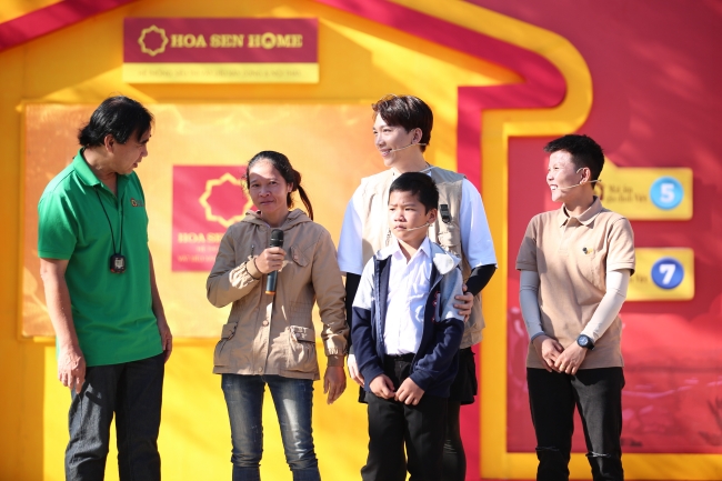 mc-quyen-linh-tang-phuc-xot-xa-hoan-canh-be-trai-mo-coi-me-mat-khi-dang-mang-thai-8-thang-tgnnt 9
