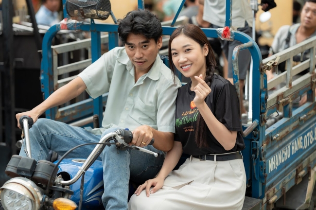 Cặp đôi út Trần Kim Hải - Lê Thu  “ngoan nhưng báo” của Lật Mặt 7