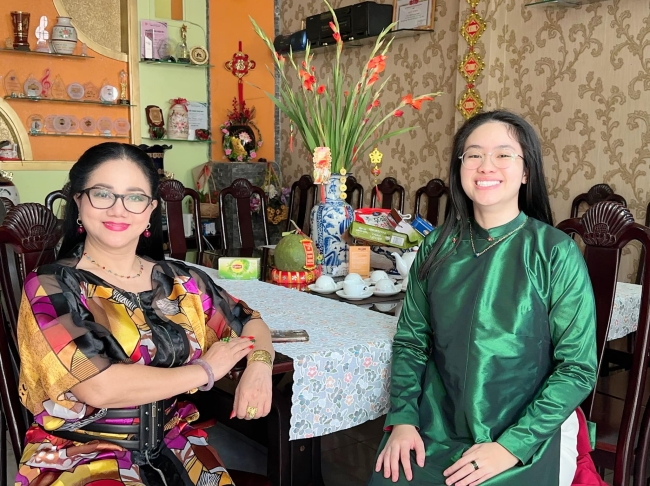 Danh ca Ngọc Ánh tự hào khi con gái đạt hạng nhất học sinh giỏi Văn toàn thành phố
