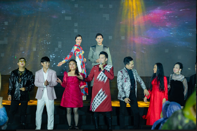 tinh-hoa-hoi-tu-dem-nhac-ton-vinh-gia-tri-viet-hoa-tgnguoinoitieng11
