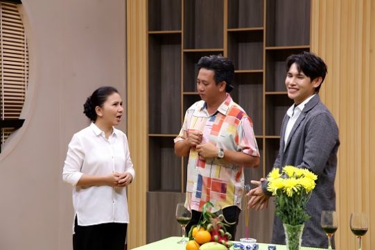 Đạo diễn Chánh Trực ấn tượng mạnh mẽ với nam chính “Thám Tử Kính Lúp” Quỳnh Lý