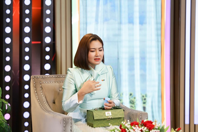 ngoc-lan-lan-dau-lam-mc-doi-rat-dep-tgnguoinoitieng