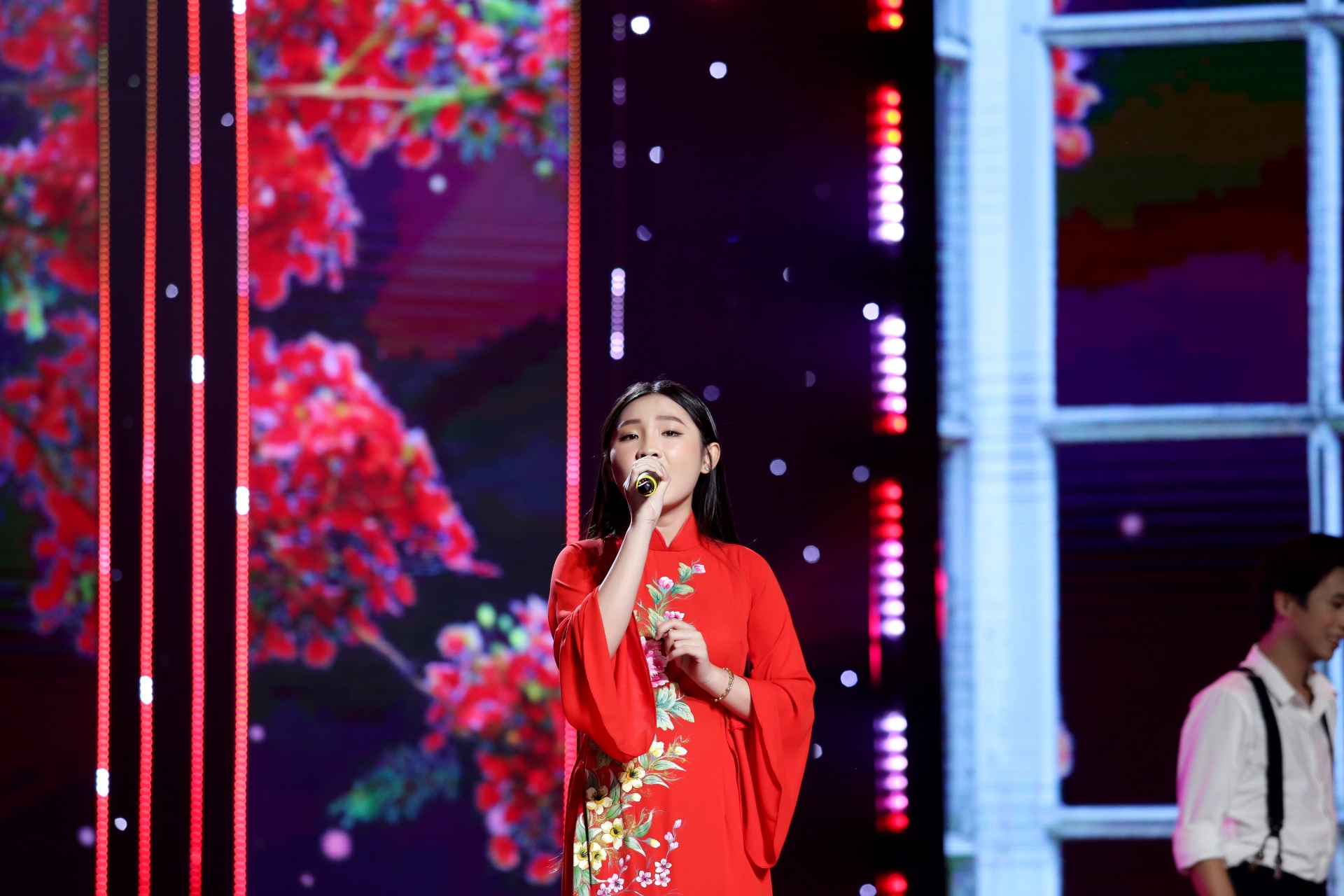 Đội trưởng Nguyễn Phi Hùng khẳng định “thần đồng dân ca” Dương Nghi Đình là viên ngọc quý cần mài giũa