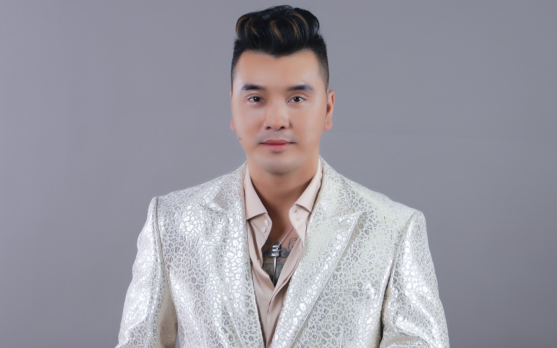 Ca sĩ Ưng Hoàng Phúc: Không áp lực sản phẩm viral, tập trung ra mắt sản phẩm đều đặn