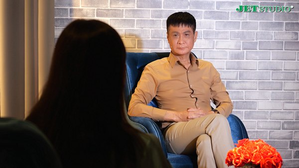 Đạo diễn Lê Hoàng khen cô gái sống tích cực dù mẹ ruột mất, chồng ngoại tình 