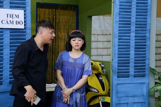 “Bà bầu” Hồng Trang giải thích lý do nhóm kịch Đời giảm tần suất biểu diễn