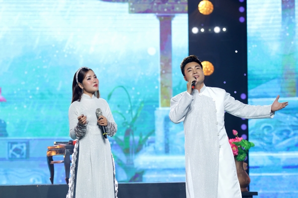 Duy Zuno - Jee Trần “đốn tim” giám khảo Quang Hà bằng câu hò Nam Bộ, “ẵm” trọn điểm 10