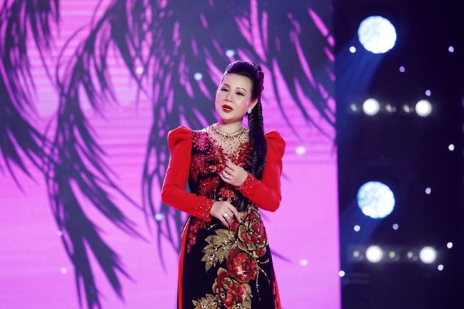 ba-cap-sao-doi-tai-hien-loat-hit-cua-ong-hoang-nhac-phim-phan-manh-quynh-tgnguoinoitieng12
