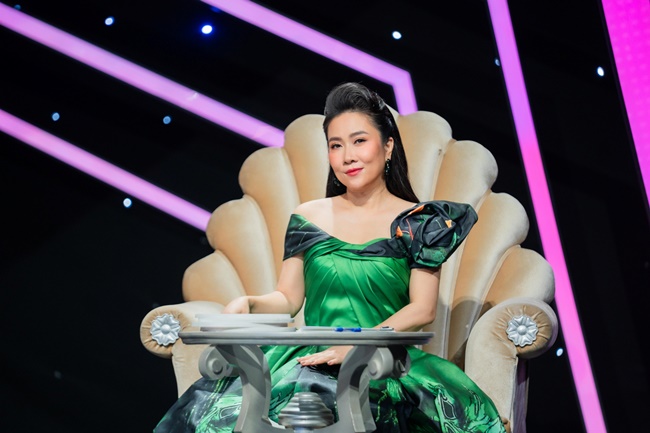 NSƯT Vân Khánh trổ tài thị phạm Hoàng Tâm Anh, “gây sốt” vì quá mùi mẫn