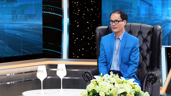 Nhà báo Nguyễn Hồng Lam nói gì về việc quảng cáo lố, ăn một viên kẹo bằng một dĩa rau?