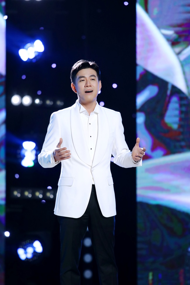 ca-si-ho-trung-dung-tiet-lo-ban-than-la-nguoi-co-dien-khong-qua-nhieu-ban-be-tgnguoinoitieng 6