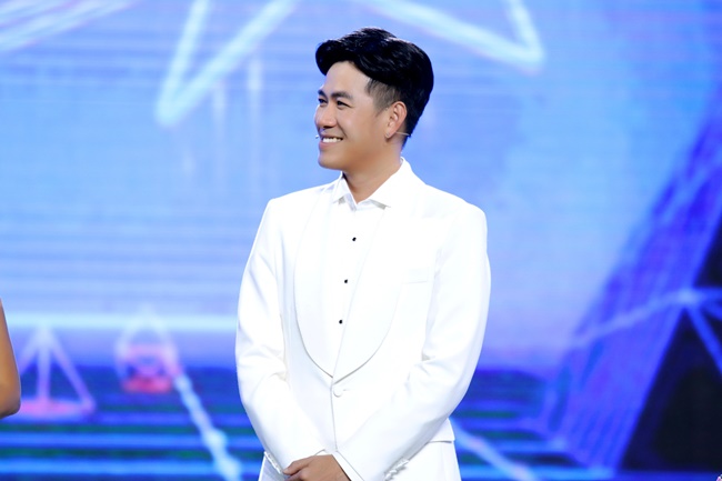 ca-si-ho-trung-dung-tiet-lo-ban-than-la-nguoi-co-dien-khong-qua-nhieu-ban-be-tgnguoinoitieng 9