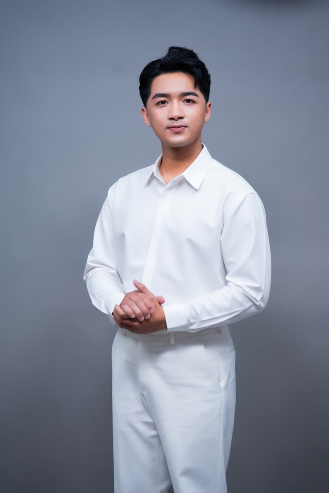 quoc-phu-pham-tuan-kha-doi-mat-thu-thach-huynh-nhu-phan-khich-khi-hat-nhac-vinh-su-tgnguoinoitieng3