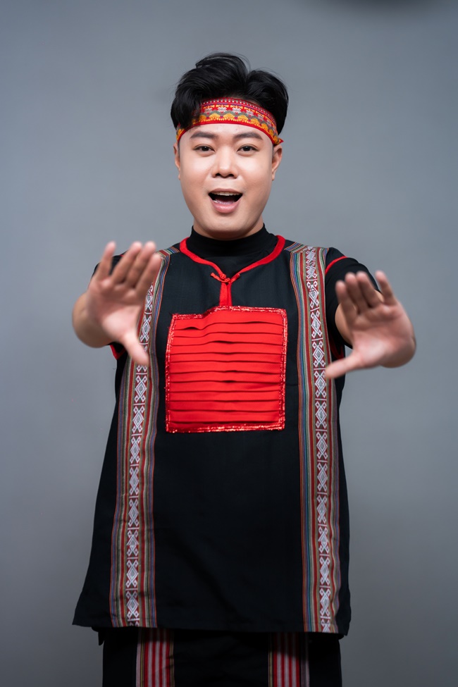 HAY-NGHE-TOI-HAT-TGNGUOINOITIENG-HAPHUONG 1
