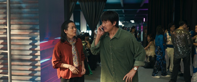 nsut-chieu-xuan-va-le-tuan-khang-chinh-thuc-xuat-hien-hai-huoc-trong-trailer-moi-cua-lat-mat-8-vong-tay-nang-tnguinoitieng 17