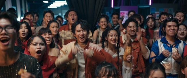nsut-chieu-xuan-va-le-tuan-khang-chinh-thuc-xuat-hien-hai-huoc-trong-trailer-moi-cua-lat-mat-8-vong-tay-nang-tnguinoitieng 18