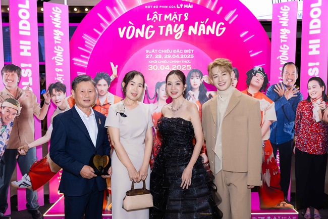 khan-gia-xuc-dong-tai-cong-chieu-lat-mat-8-nang-gat-ngoai-kia-nhung-phim-thi-diu-dang-TGNGUOINOITIENG 218