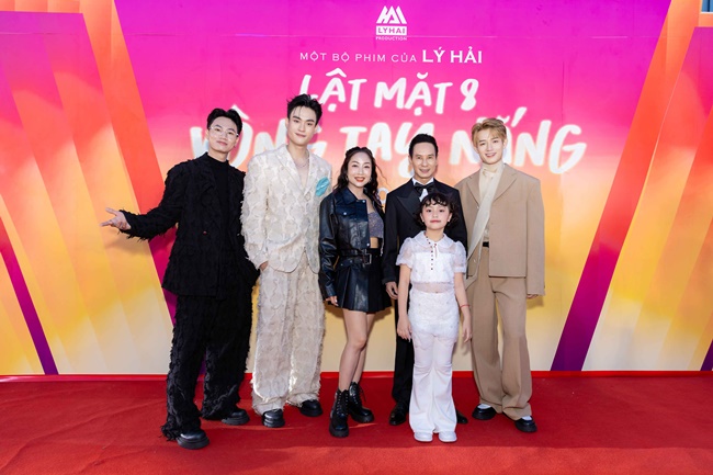 khan-gia-xuc-dong-tai-cong-chieu-lat-mat-8-nang-gat-ngoai-kia-nhung-phim-thi-diu-dang-TGNGUOINOITIENG 231