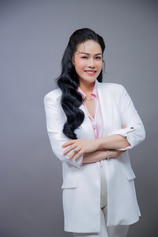 NHAT KIM ANH 8