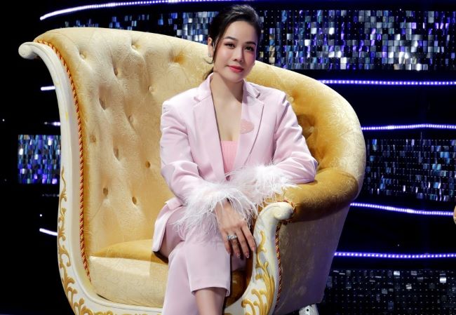 “Phát cuồng” vì cô bé dân ca, Nhật Kim Anh muốn thay Hồ Việt Trung làm nhân vật chính