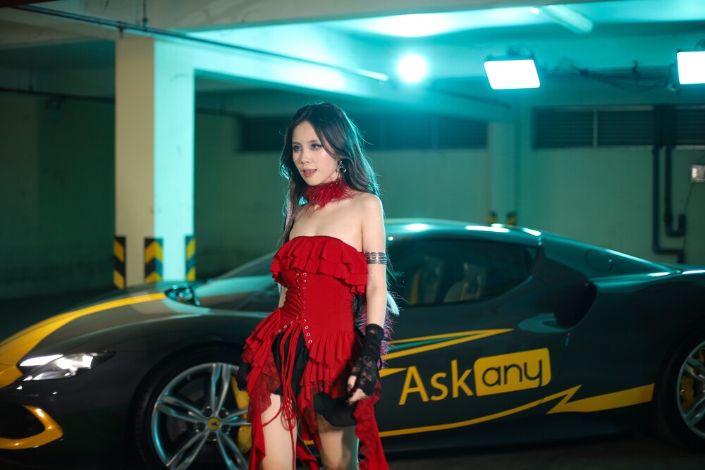 Ca sĩ ChangMie đầu tư khủng, mang xế hộp hơn 23 tỷ vào MV mới