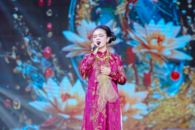 TRAN OANH - EM NGAY XUA KHAC ROI 32