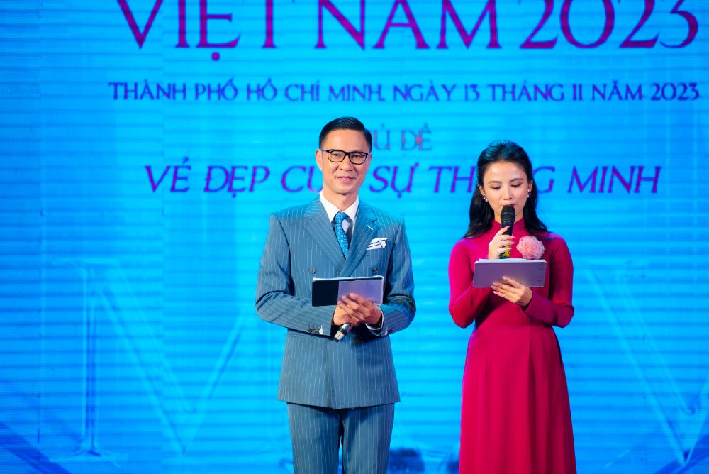 MC Anh Quân lịch lãm dẫn chương trình Hoa khôi Sinh viên Việt Nam 2023