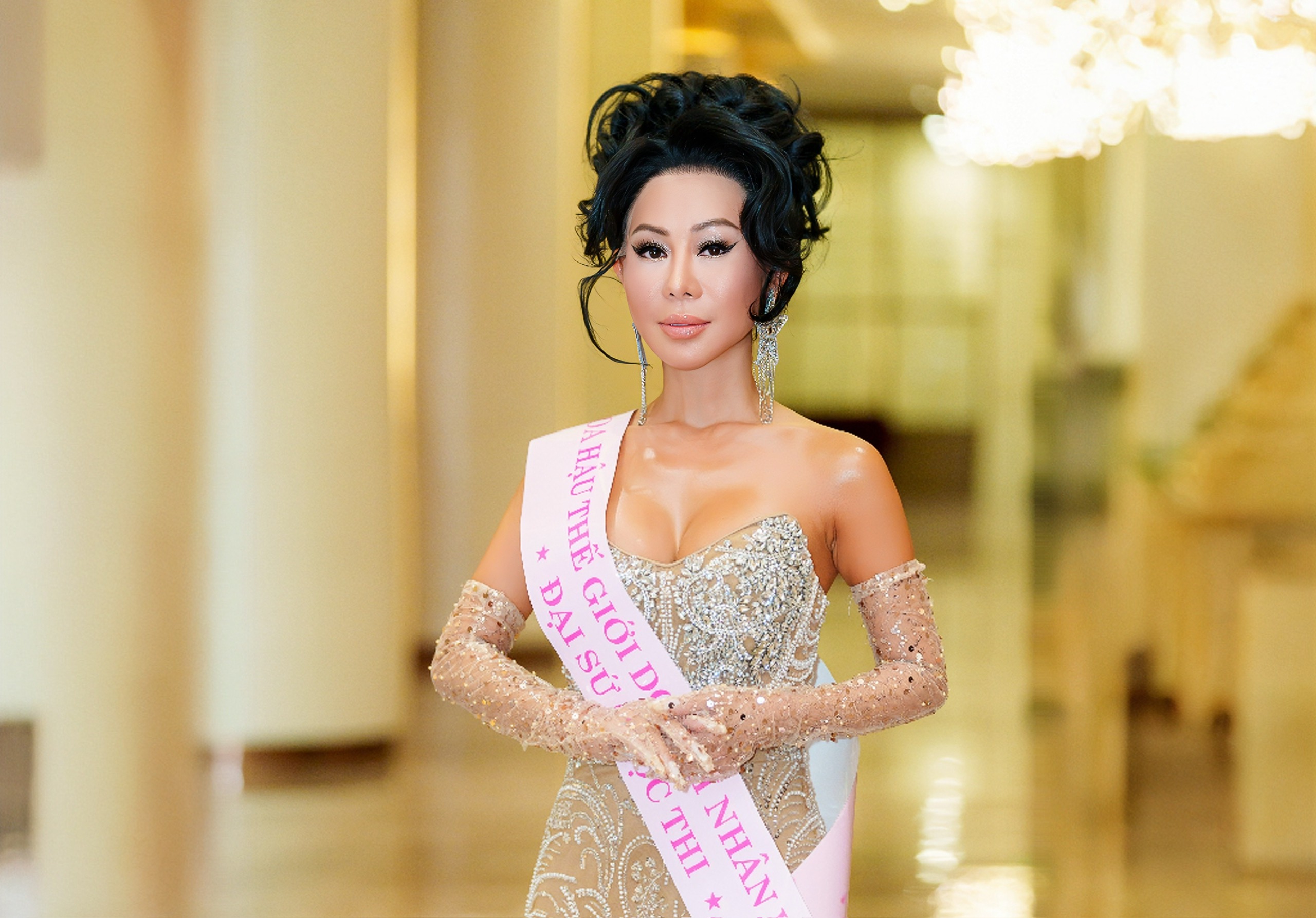nu-hoang-du-lich-quoc-te-van-pham-tro-thanh-dai-su-hoa-hau-the-gioi-doanh-nhan-viet-nam-2026-tai-nuoc-ngoai-hp