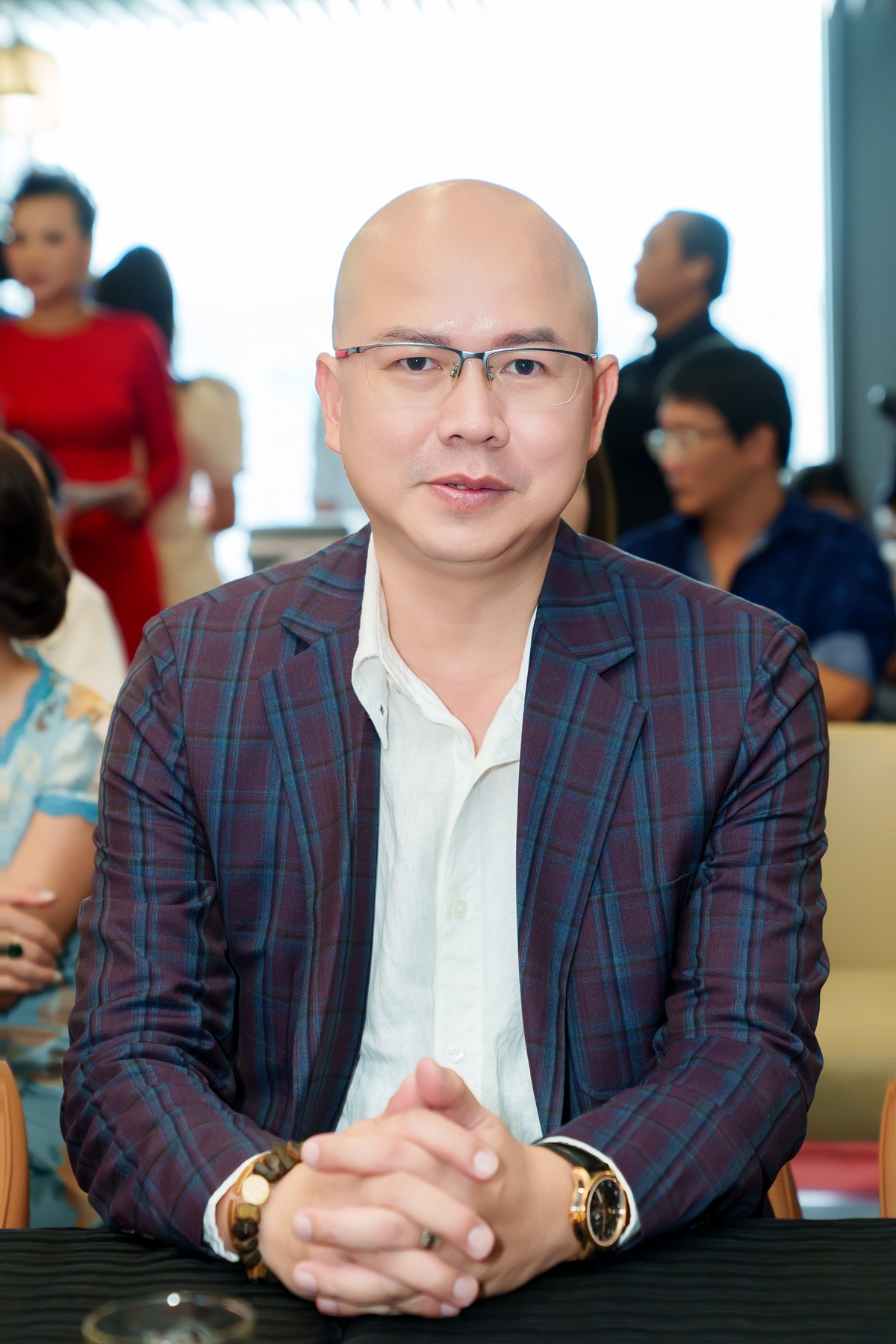 dien-gia-danny-vo-tu-nguoi-truyen-cam-hung-den-thanh-vien-hoi-dong-tham-dinh-bong-hong-quyen-luc-2026-tgnguoinoitieng